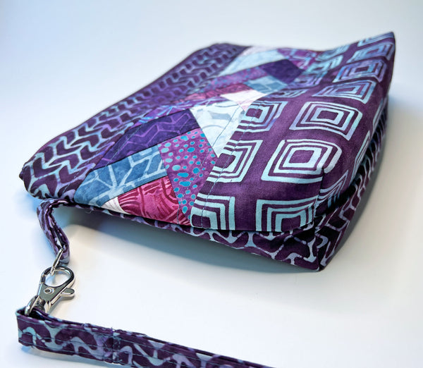 The medium Pack it Up! bag is a fun zippered pouch perfect for storing all those essentials.