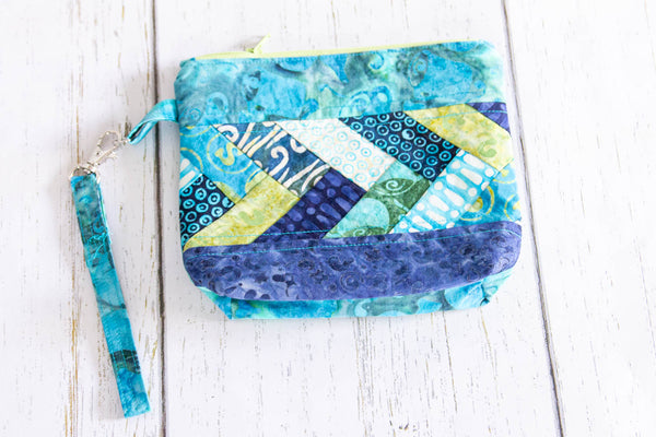 Small Pack it Up! bag in Just My Type is a Grab and Go zippered pouch perfect for stowing small essentials!