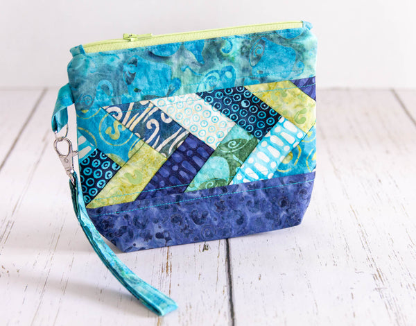 Small Pack it Up! bag in Just My Type is a Grab and Go zippered pouch perfect for stowing small essentials!